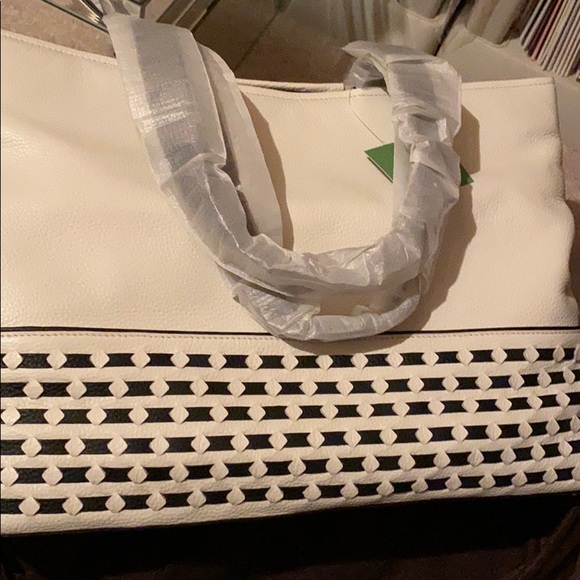 Kate Spade Bryant Court Aden XL Tote - Picture 7 of 8